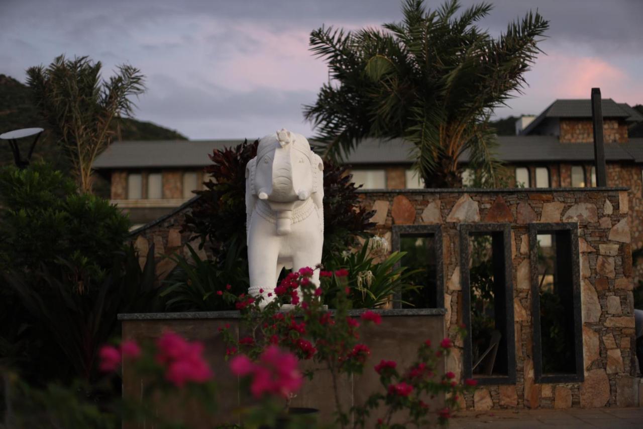 Pushkara Resort And Spa Buitenkant foto