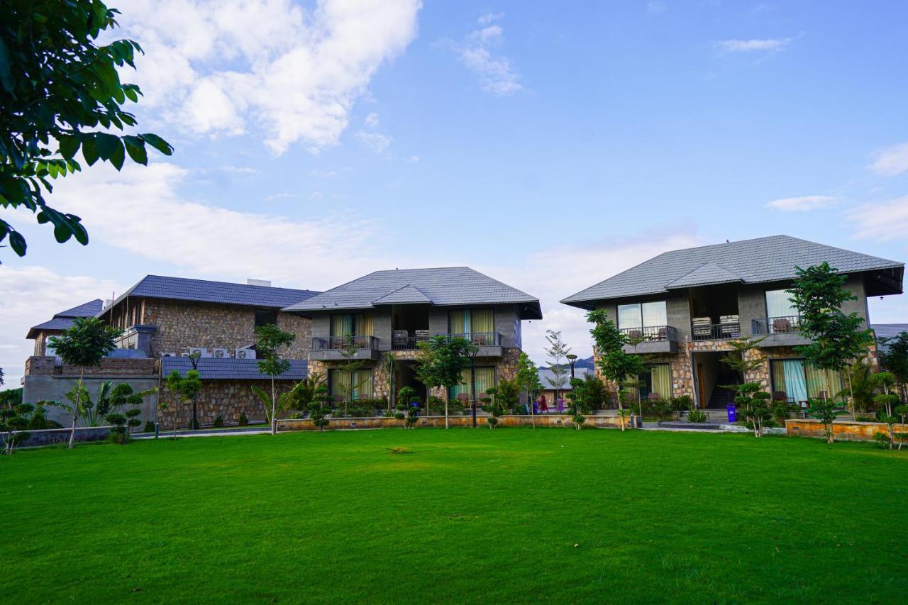 Pushkara Resort And Spa Buitenkant foto