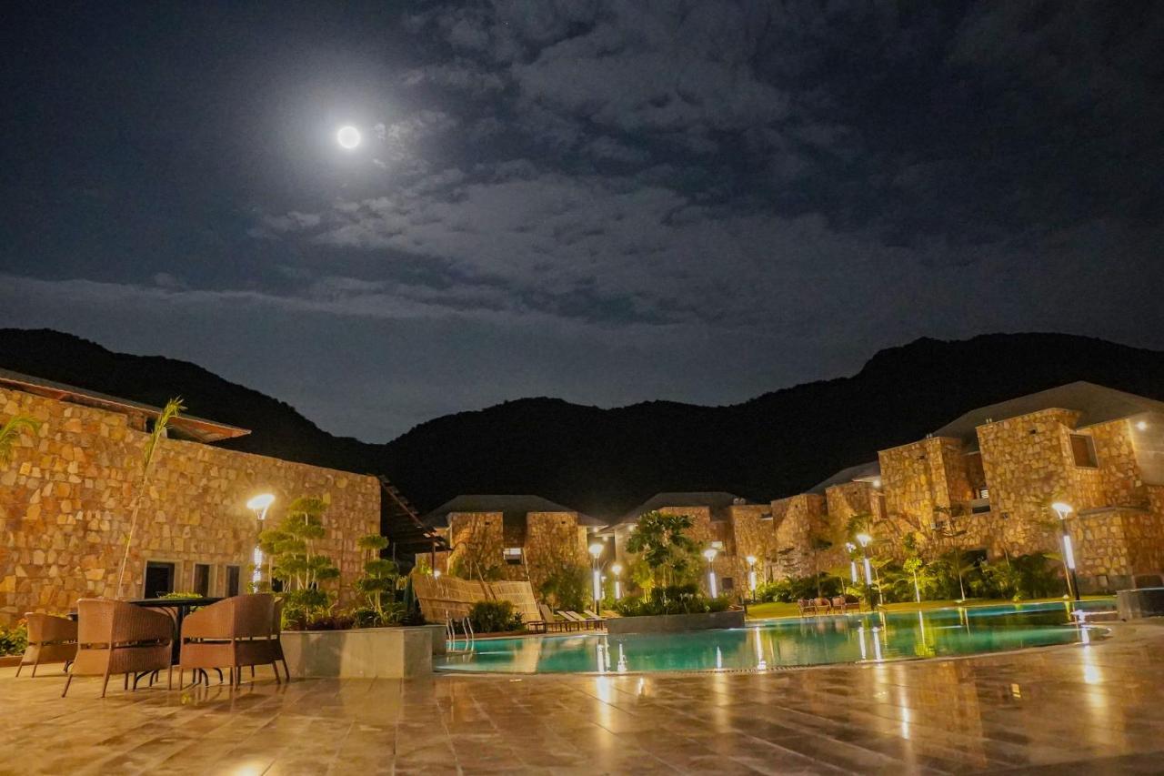 Pushkara Resort And Spa Buitenkant foto