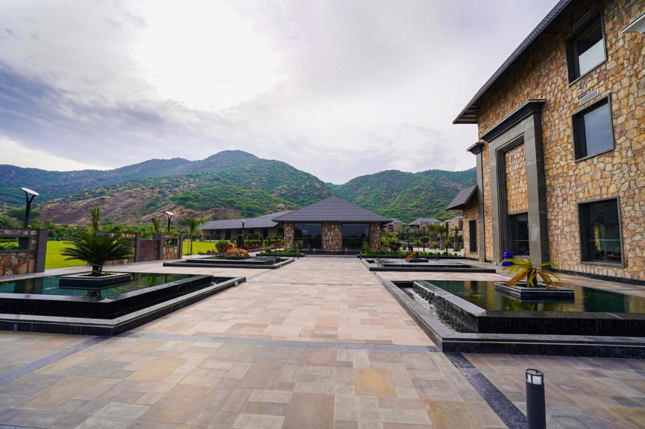 Pushkara Resort And Spa Buitenkant foto