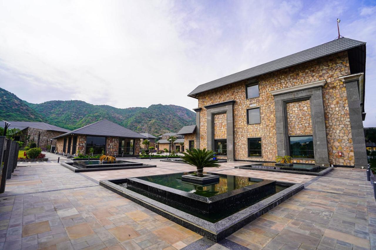 Pushkara Resort And Spa Buitenkant foto