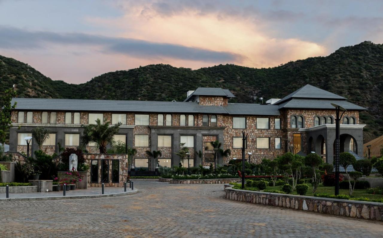 Pushkara Resort And Spa Buitenkant foto
