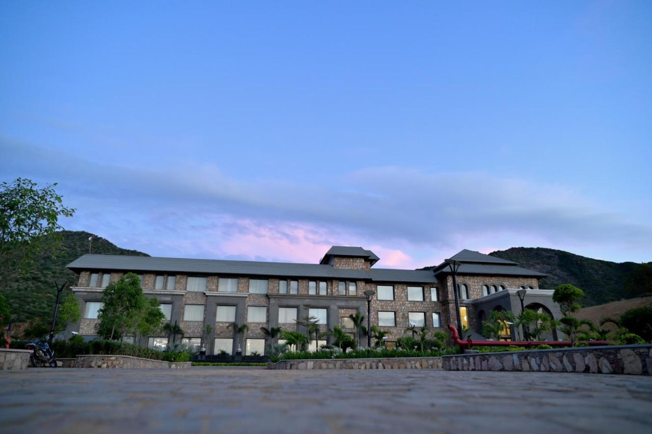 Pushkara Resort And Spa Buitenkant foto