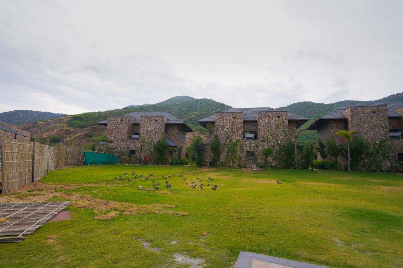 Pushkara Resort And Spa Buitenkant foto