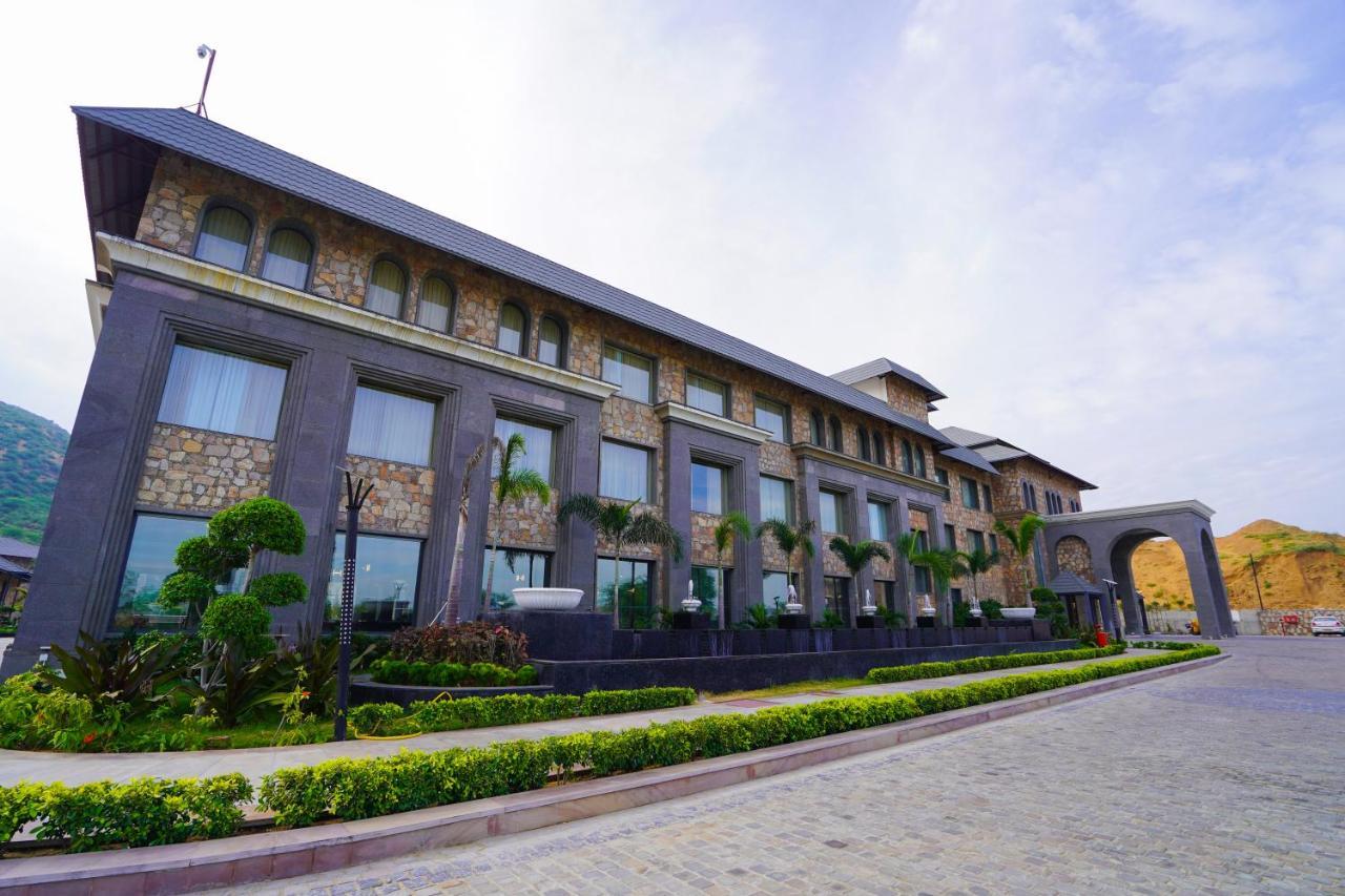 Pushkara Resort And Spa Buitenkant foto