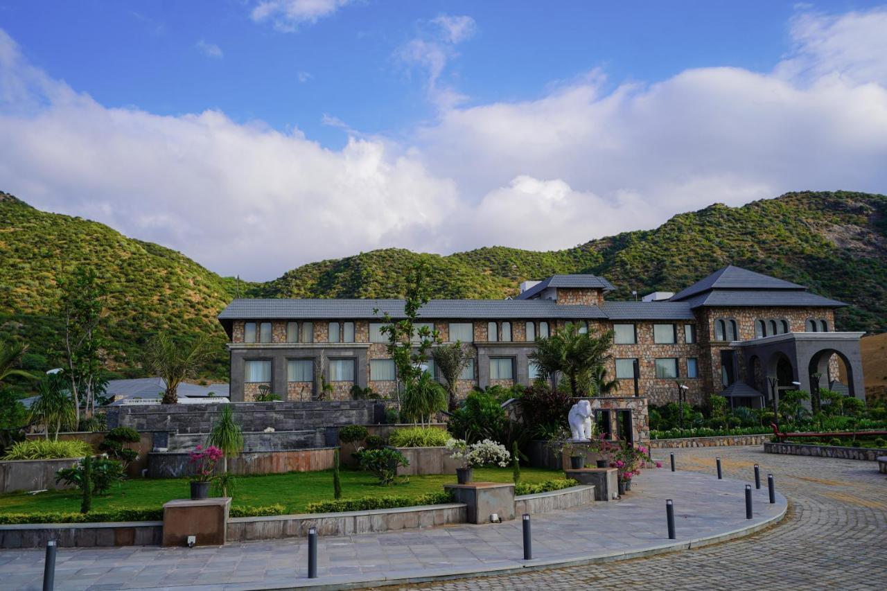 Pushkara Resort And Spa Buitenkant foto