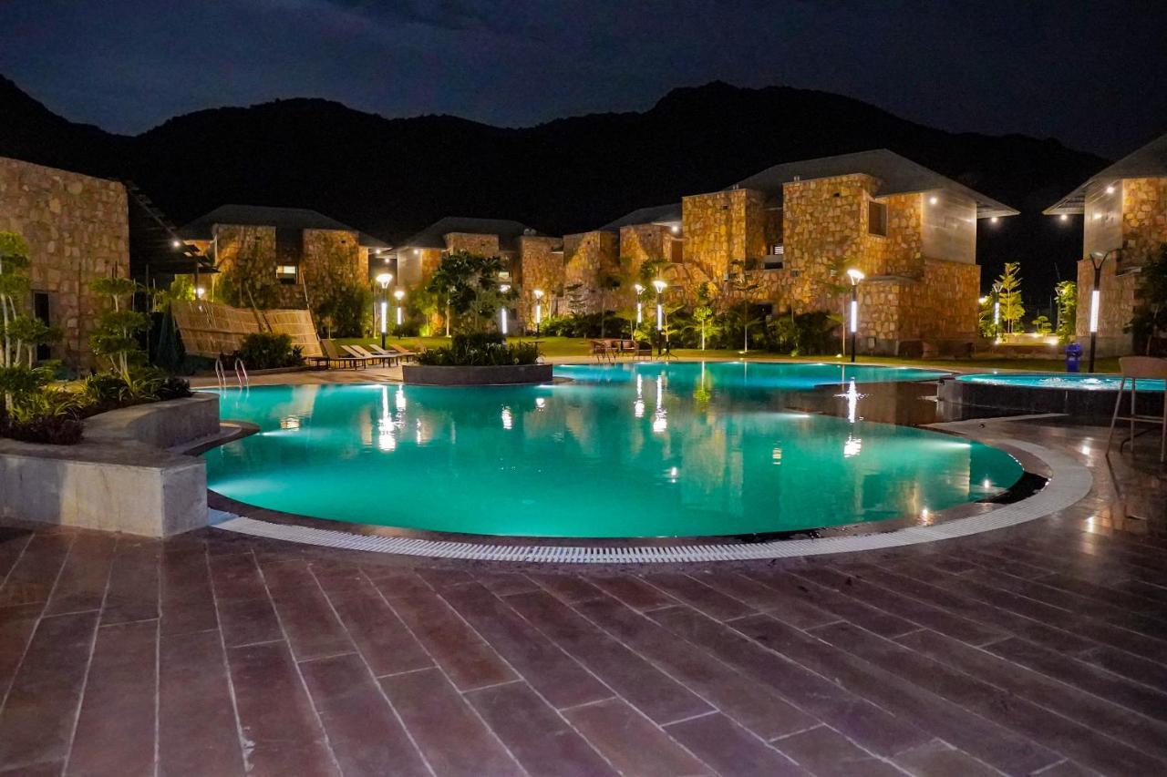 Pushkara Resort And Spa Buitenkant foto